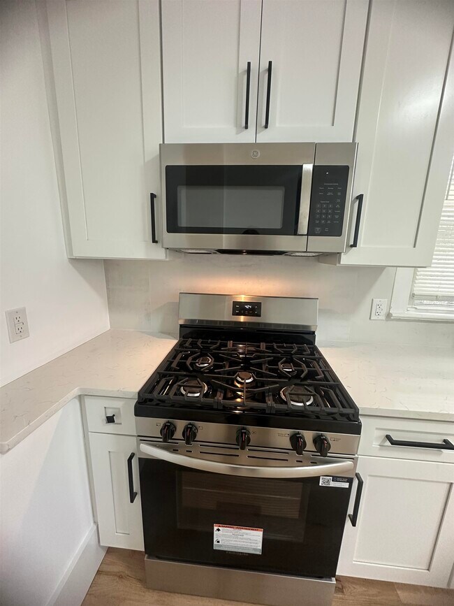 Foto del edificio - 38 Gates Ave