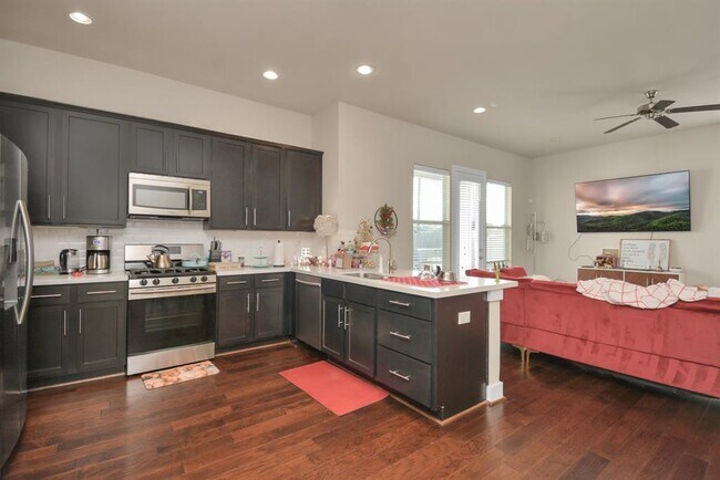 Building Photo - 8821 Hollister Pine Ct