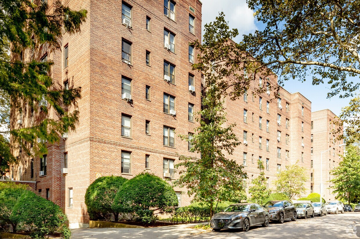 Briarfield Apartments in Jamaica, NY