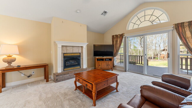 Foto del edificio - "Lovely 3-Bed Home with Granite Kitchen & ...