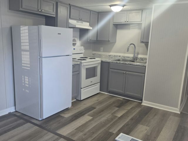 Building Photo - 1325 Wenlon Dr
