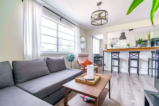 Foto del edificio - 605 Dennison Ave