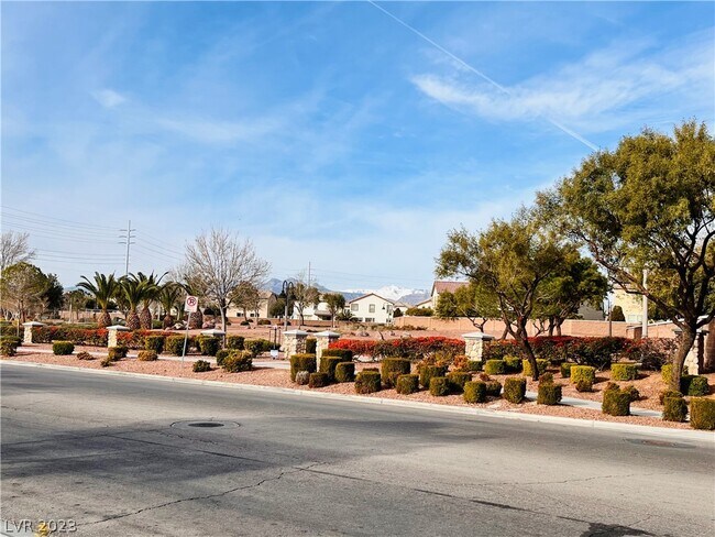 Foto del edificio - 217 Junction Peak Ave