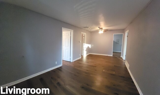 Building Photo - 1310 S Palisade St