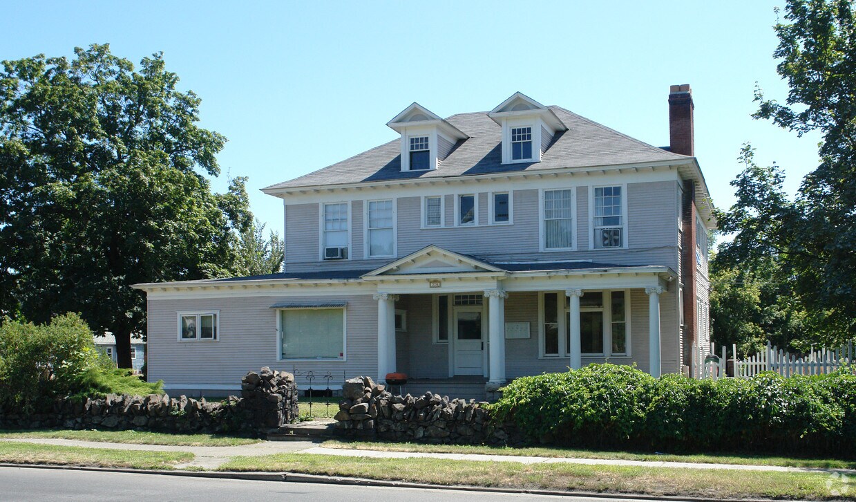 Primary Photo - 228 E Mission Ave