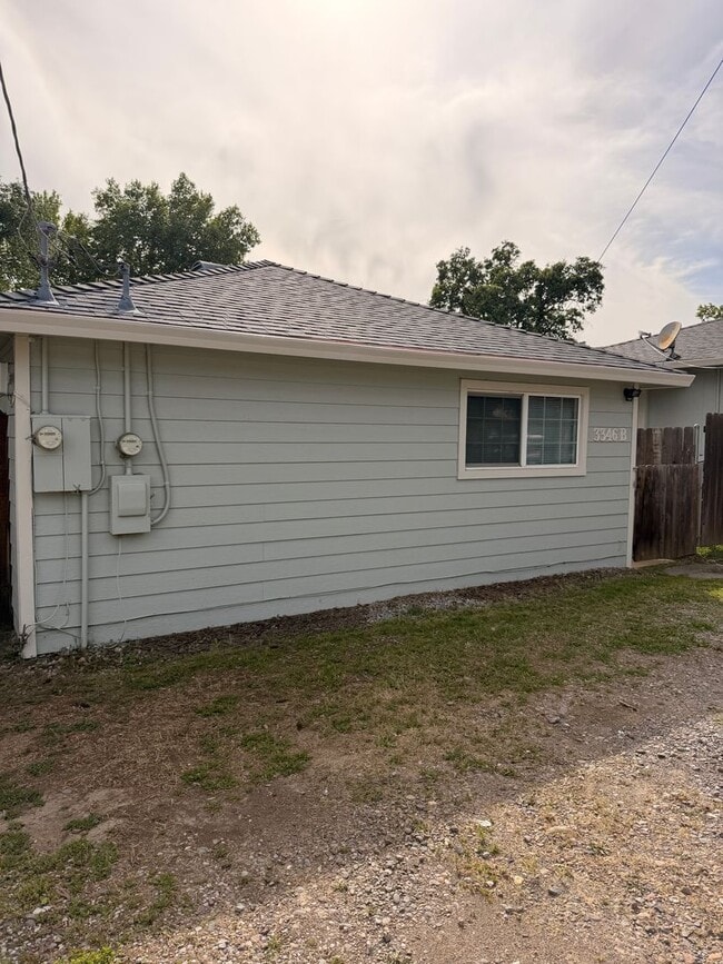 Building Photo - 3346 Stingy Ln