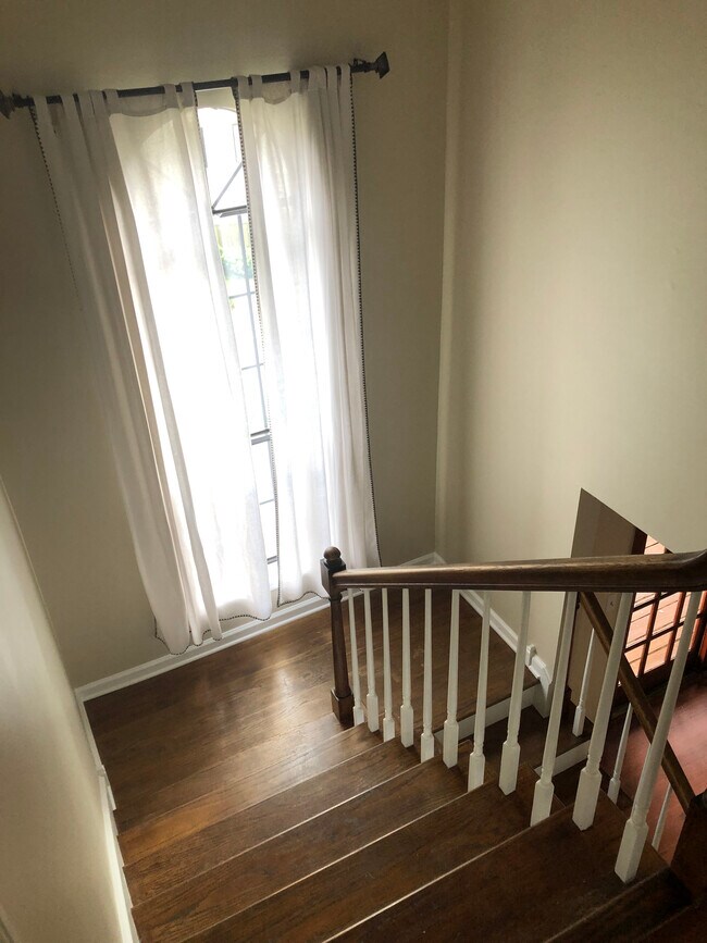 large window on stairwell - 515 Chesterfield Ave