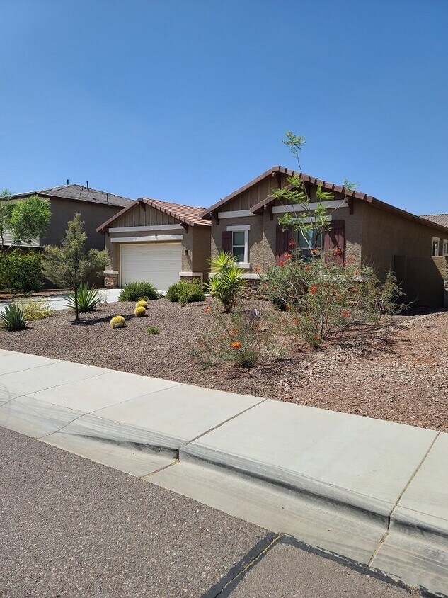 Primary Photo - Spacious 4 Bed, 3.5 Bath Anthem Home with ...