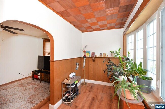 Foto del edificio - 1611 82nd St