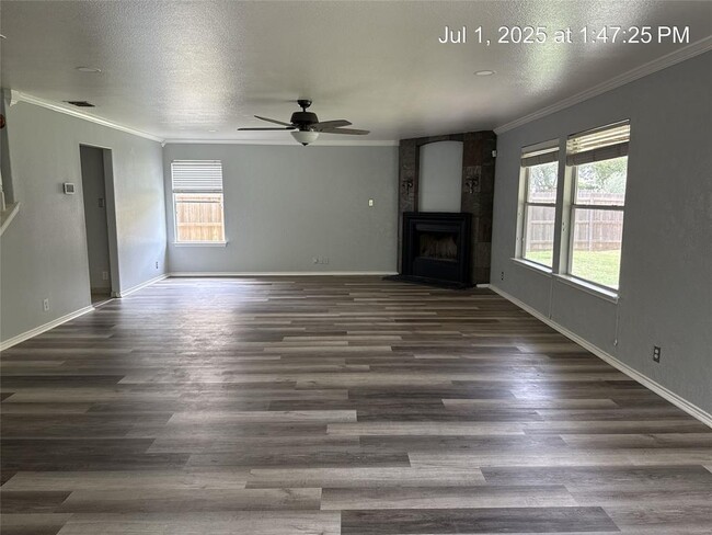 Building Photo - 518 Pecos Cir