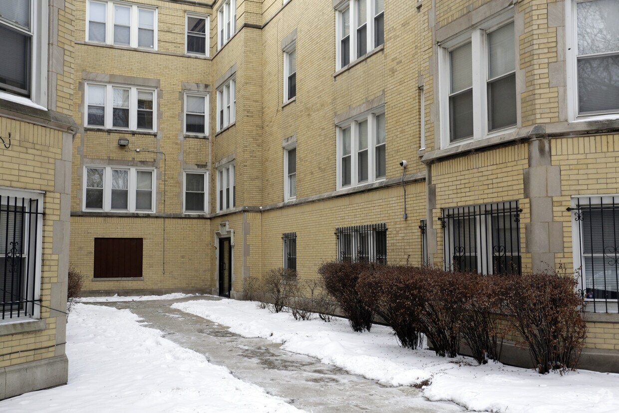 Foto del edificio - 7110-7118 S East End Ave