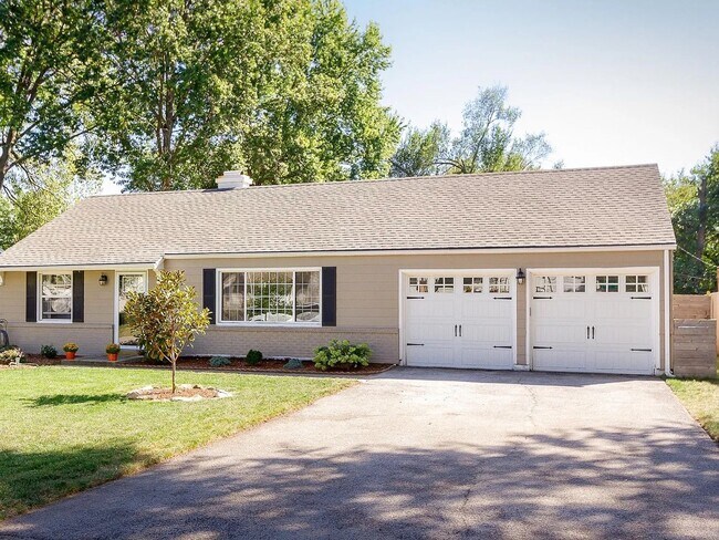Foto del edificio - Gorgeous 3 Bedroom 2 Bathroom in Prairie V...