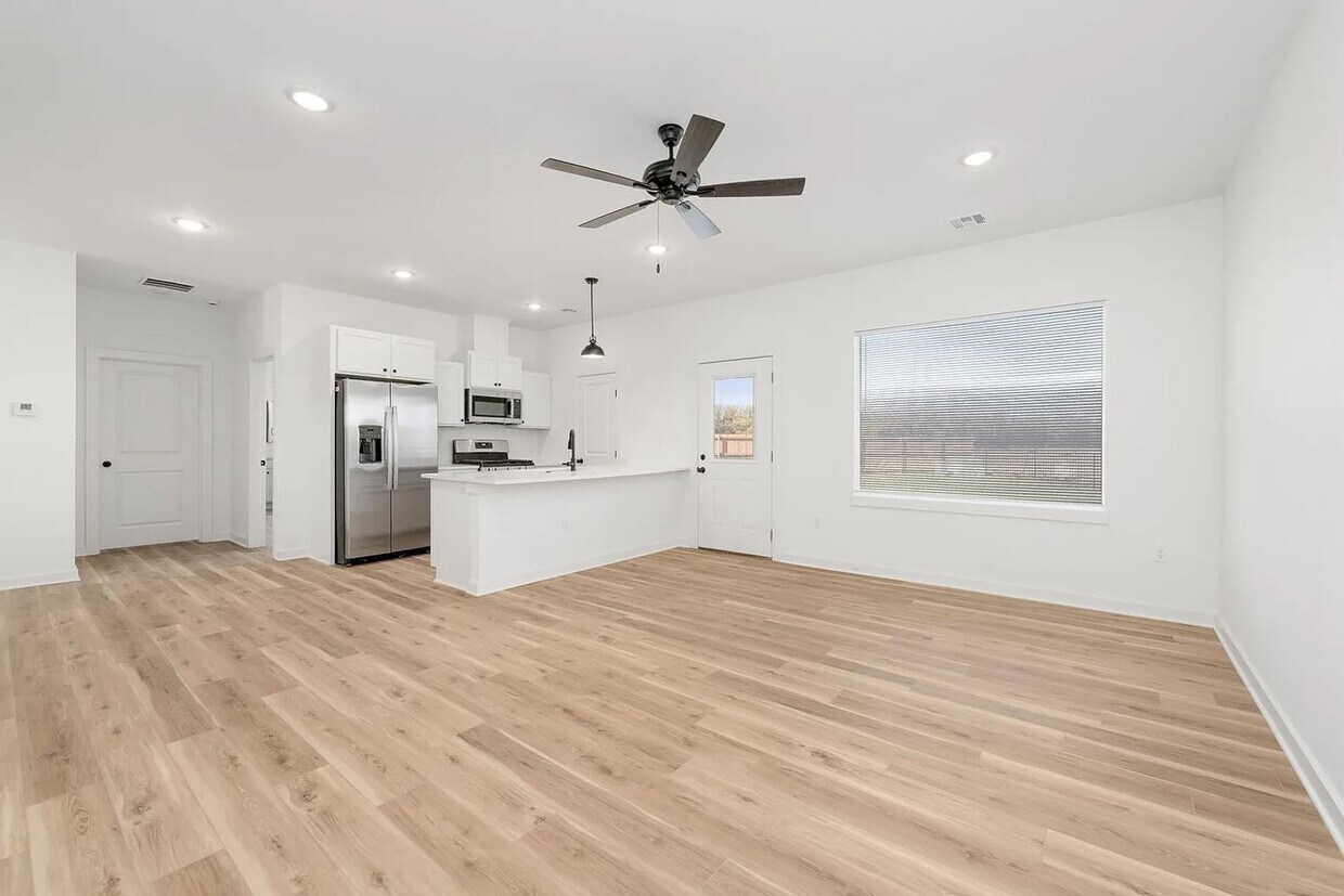 Foto principal - 2159 E Elk Rdg Ave