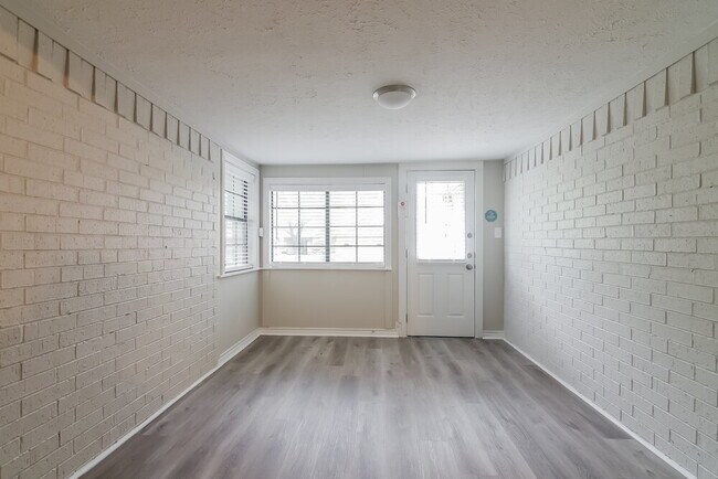 Building Photo - 436 Northwood Trail