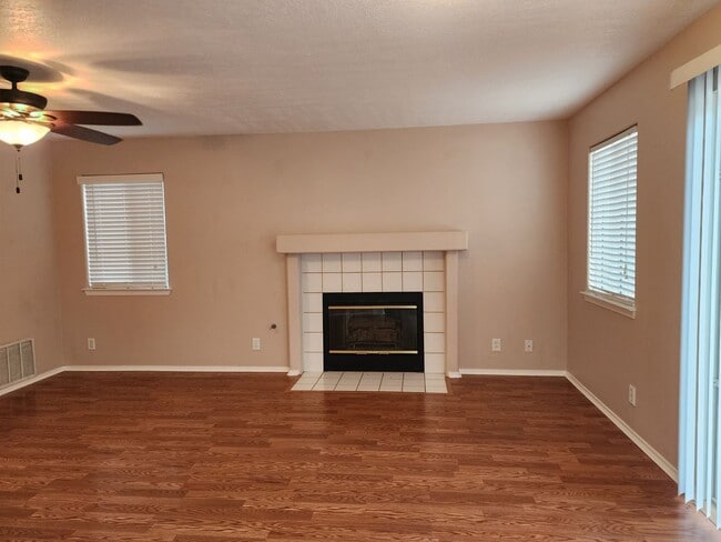 Building Photo - 3301 Chuckwagon St. -House