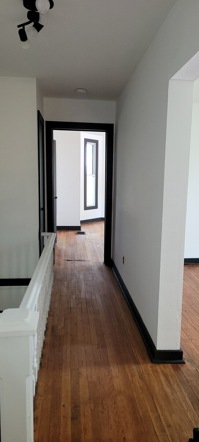 Front entrance downstairs - 719 E High St