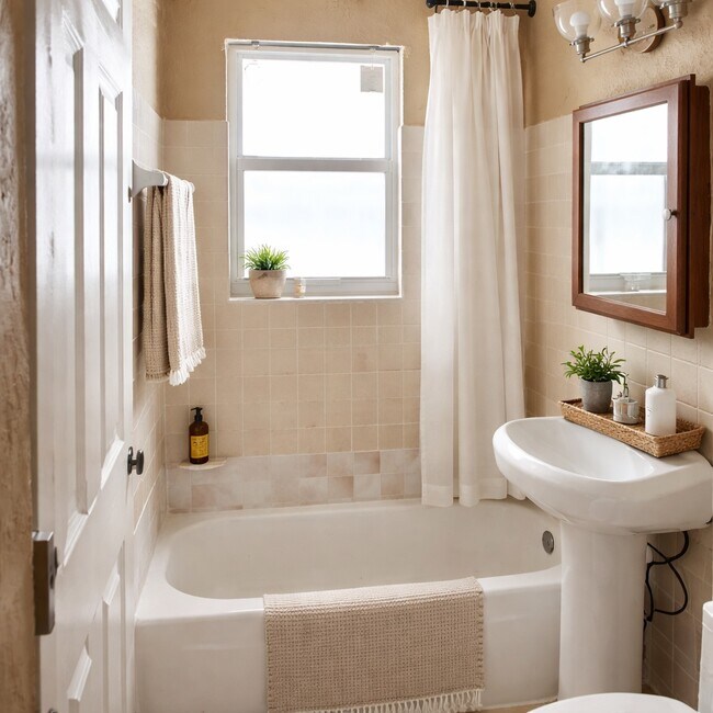 Foto del edificio - 518 N Tamarind Ave