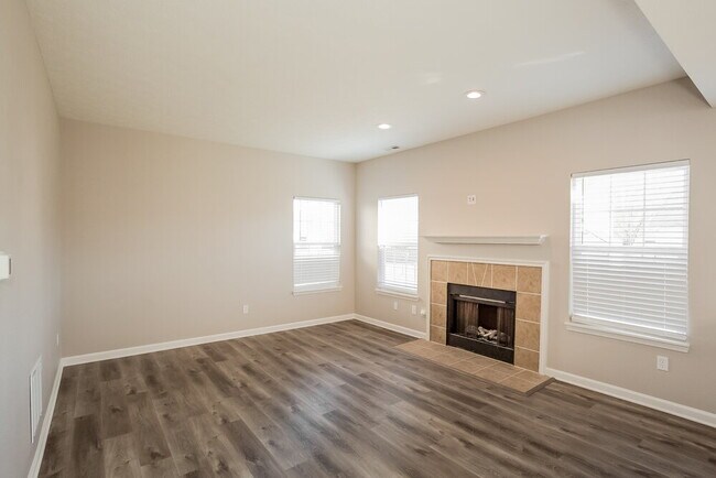 Building Photo - 115 Thistle Wood Dr