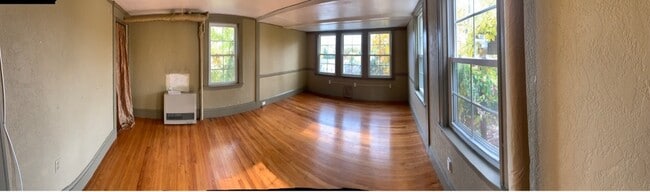 Building Photo - 87 Cliffe Ave