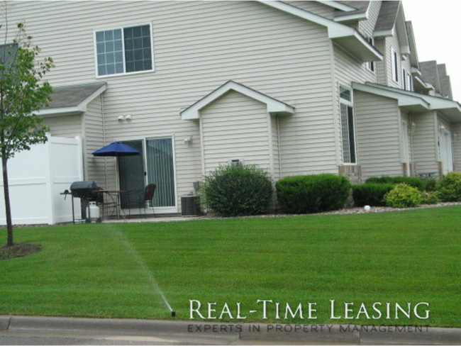 Building Photo - 17453 Glacier Way