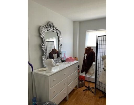 Foto del edificio - 33 Hammond Pond Pkwy
