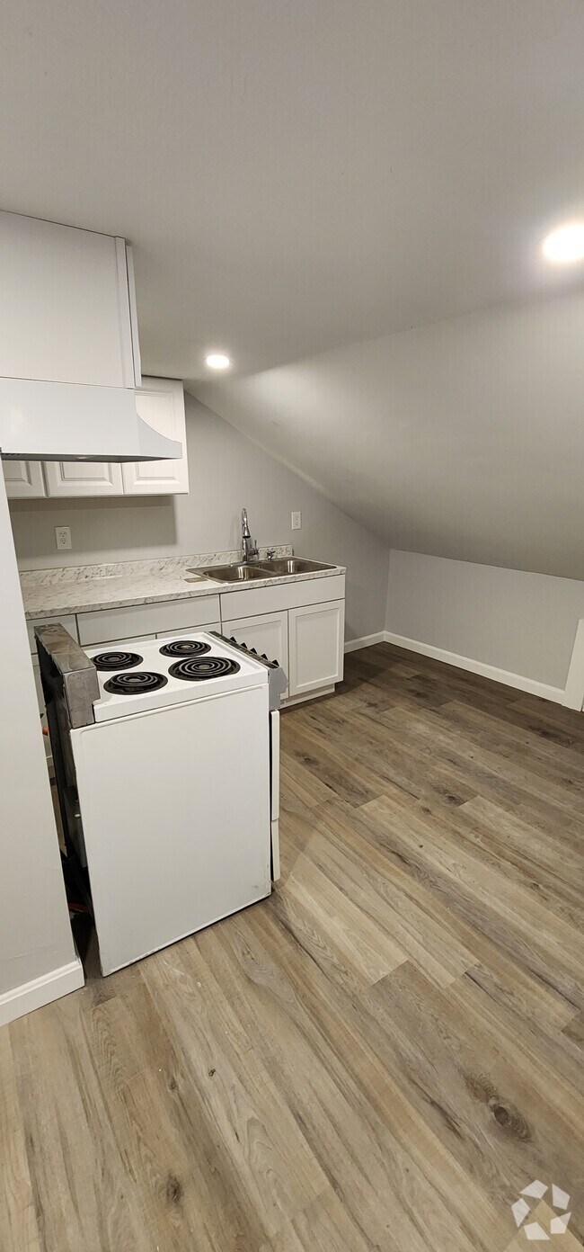 Apartments For Rent in Fall River, MA 3 Rentals