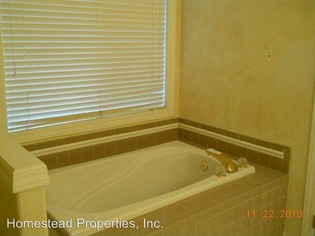 Building Photo - 3 br, 2.5 bath House - 12935 SW 147th Place