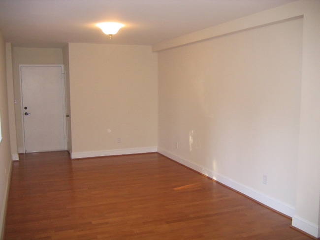 Building Photo - 223 S Dotger Ave