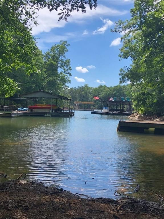 Foto del edificio - 6061 Blackberry Ln