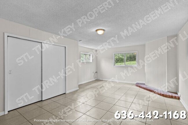 Building Photo - 7138 Garesche Ave