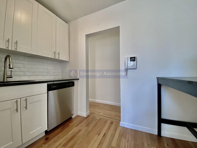 Building Photo - 401 East 68th Street