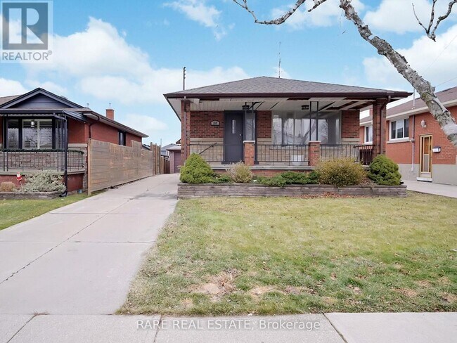 Photo du bâtiment - 359 E 42nd St