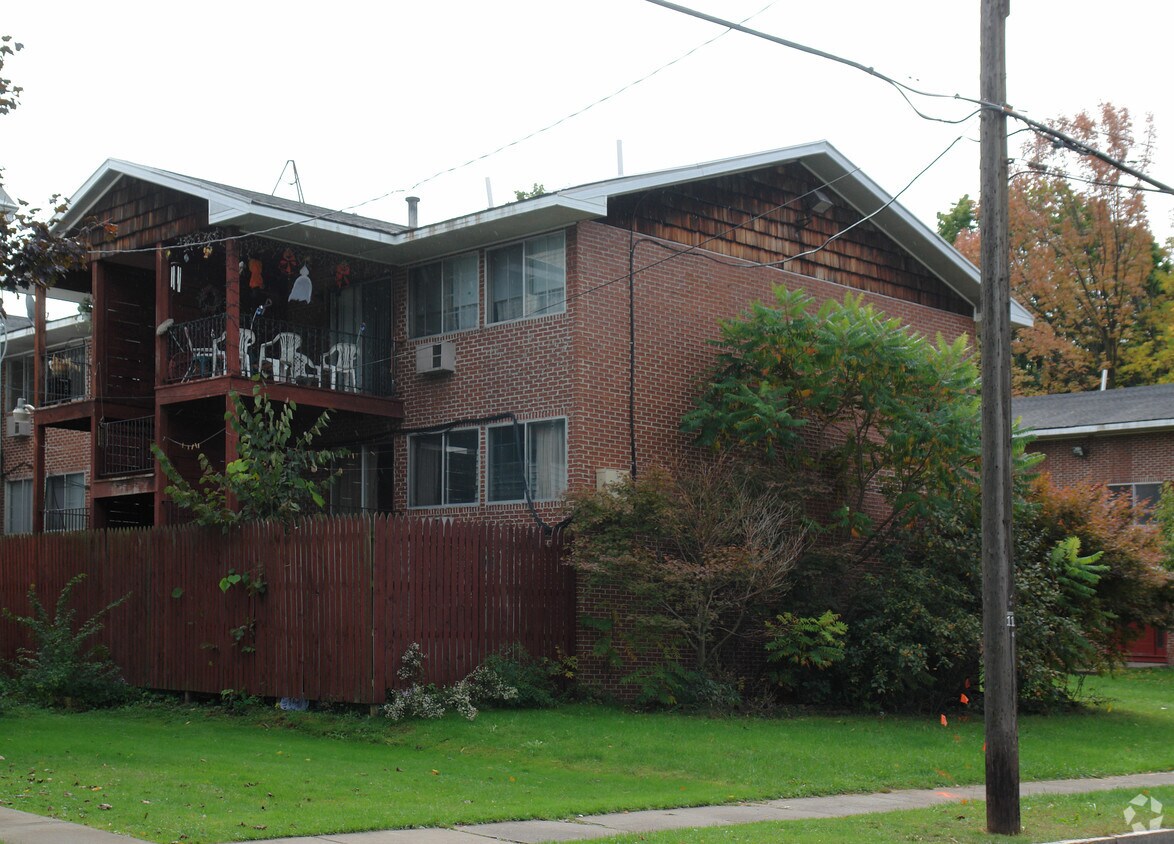 1427 Oneida St, Utica, NY 13501 Apartments in Utica, NY