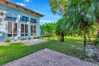 Building Photo - 795 18th Ave S