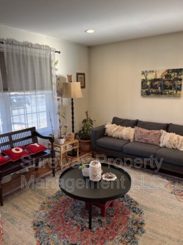 Foto del edificio - 2712 Maple Ave