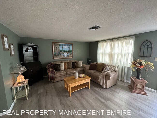 Foto del edificio - 2 br, 1 bath House - 7726 Sue Ellen Dr