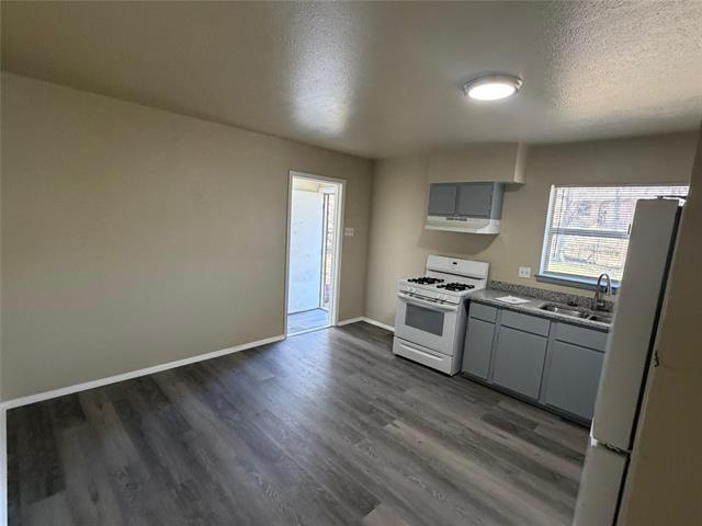 Foto del edificio - 4120 Wind River Dr