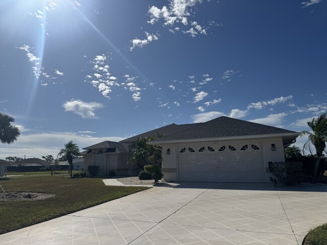 Foto del edificio - 137 Sportsman Rd