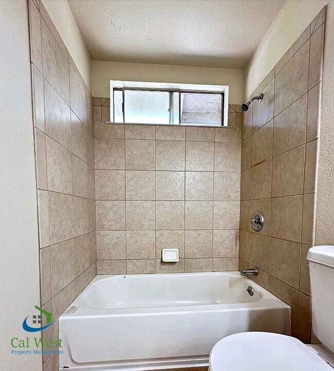 Building Photo - 01479 - CALLE1186 - Owner Notify