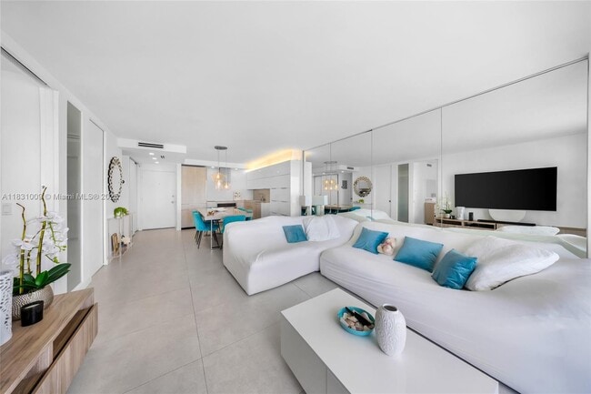 Building Photo - 465 Ocean Dr