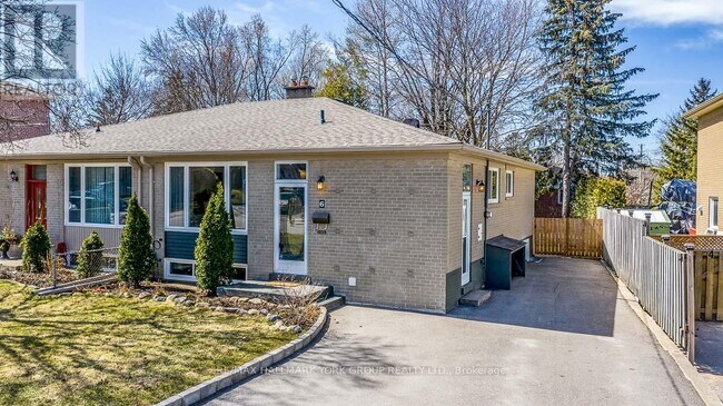 Photo du bâtiment - 6 Davis Rd