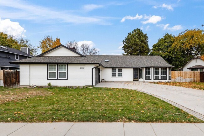 Foto del edificio - Charming 3-Bed, 3-Bath Home in Quiet Boise...