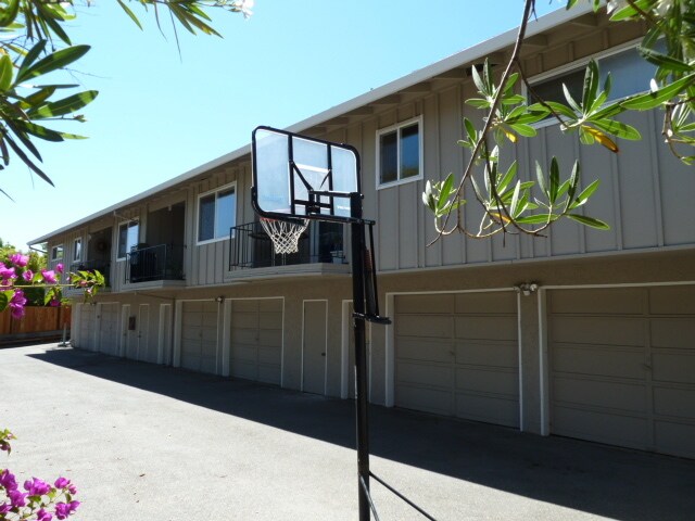 Building Photo - 10764 Stevens Canyon Rd