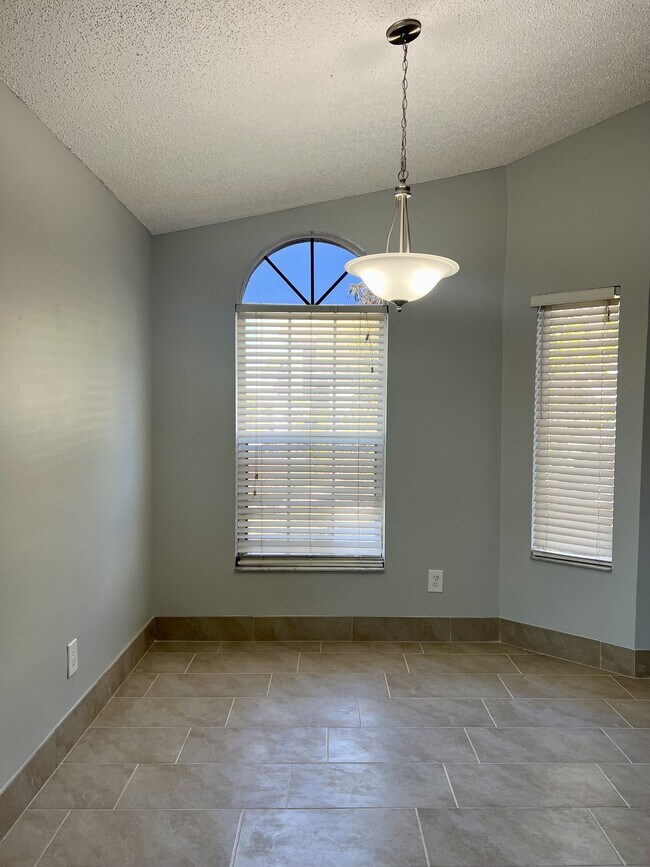 Foto del edificio - 2386 Harbor Town Dr