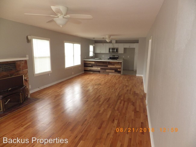Building Photo - 3 br, 2 bath House - 17721 Pesante Rd.