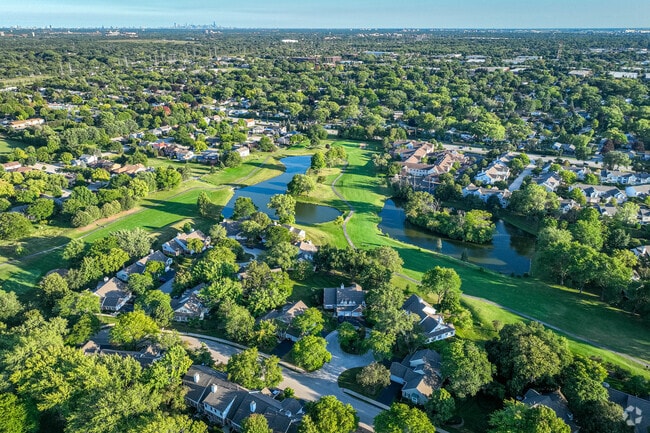 Prospect Heights is bordered by two large golf courses – Rob Roy Golf Course and Old Orchard.
