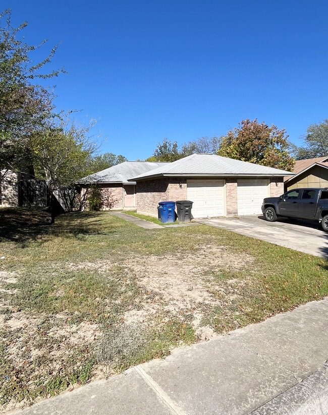 Building Photo - 14431 Edgemont St