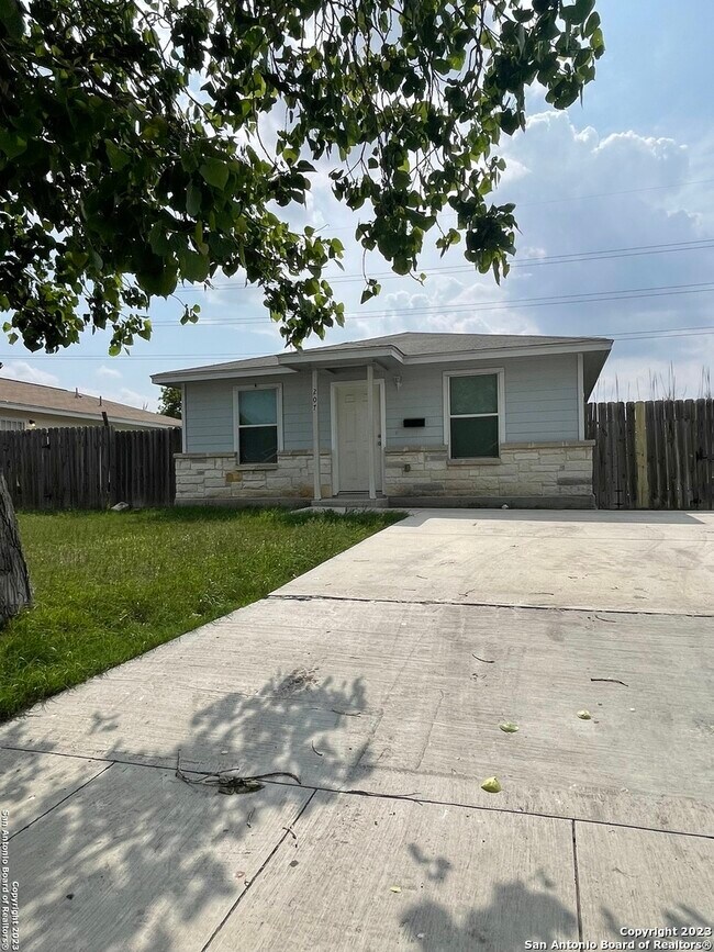 Photo - 207 Carranza St Apartment