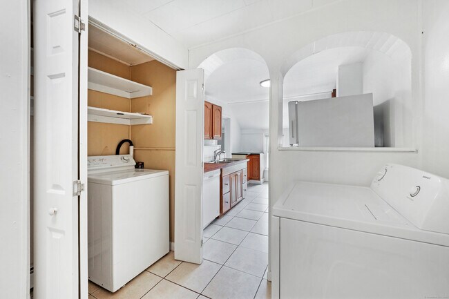 Foto del edificio - 1787 Stratfield Rd
