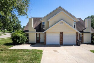 Building Photo - 4302-4304-4304 Cheryl Ct